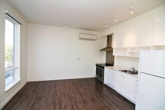 Building Photo - Ice House Midtown