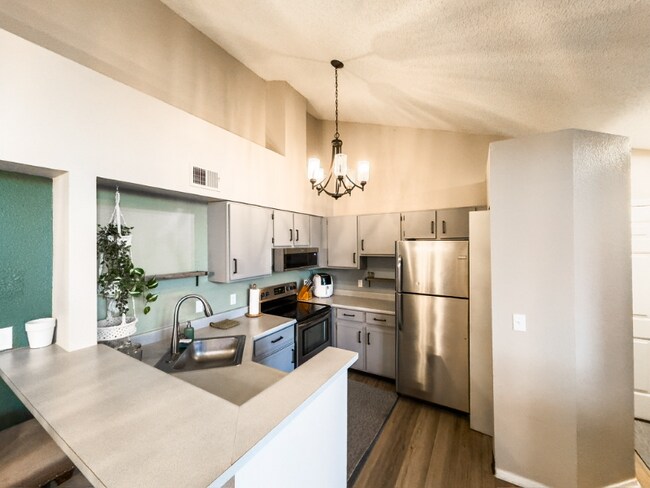 Foto del edificio - 4760 S Wadsworth Blvd