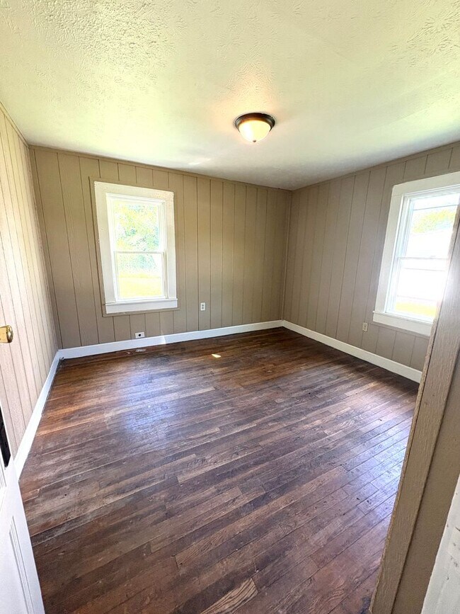 Foto del edificio - Affordable 3BR in Convenient Glasgow Location!