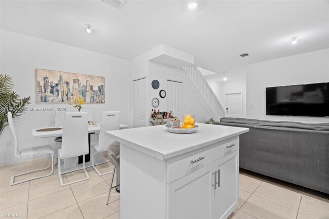 Foto del edificio - 3 br, 3 bath House - 14807 SW 183rd Ter