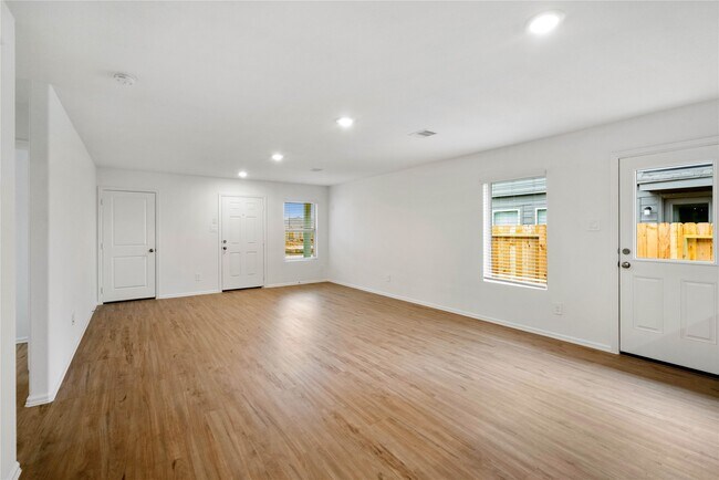 Building Photo - 104 Pine Bend Ct