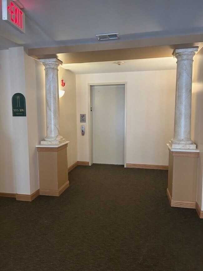 Foto del edificio - 2 Bedroom Harbor Park Condo - Just Blocks From the Lake