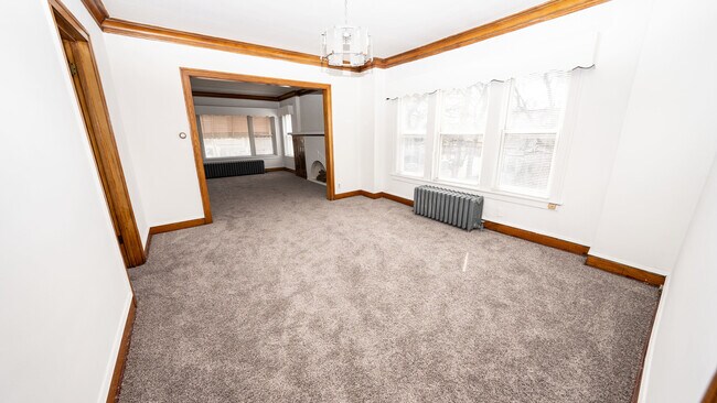 Building Photo - 1216 N Springfield Ave