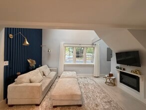 Building Photo - 11 N Shore St