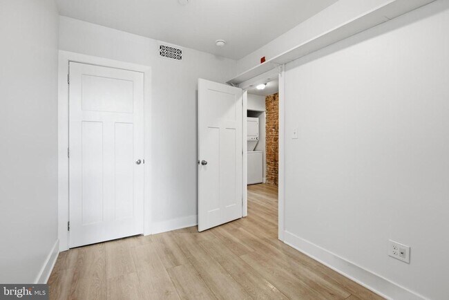 Foto del edificio - 651 N 33rd St
