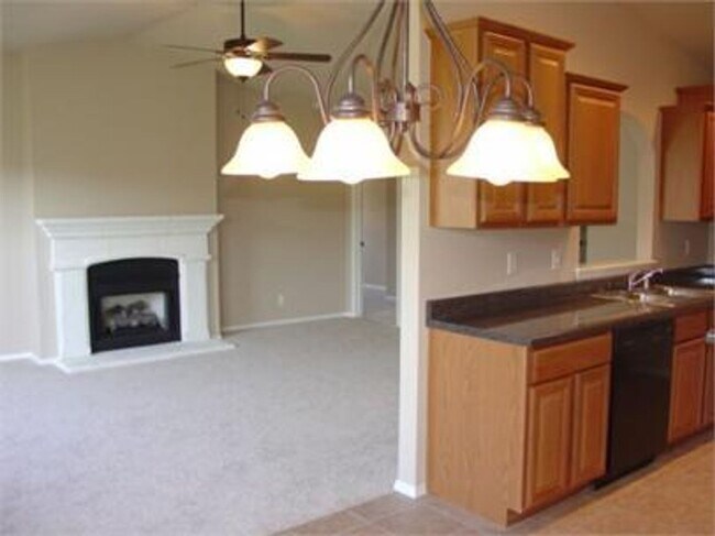 Foto del edificio - 3-Bed 2-Bath Home in Claremore!