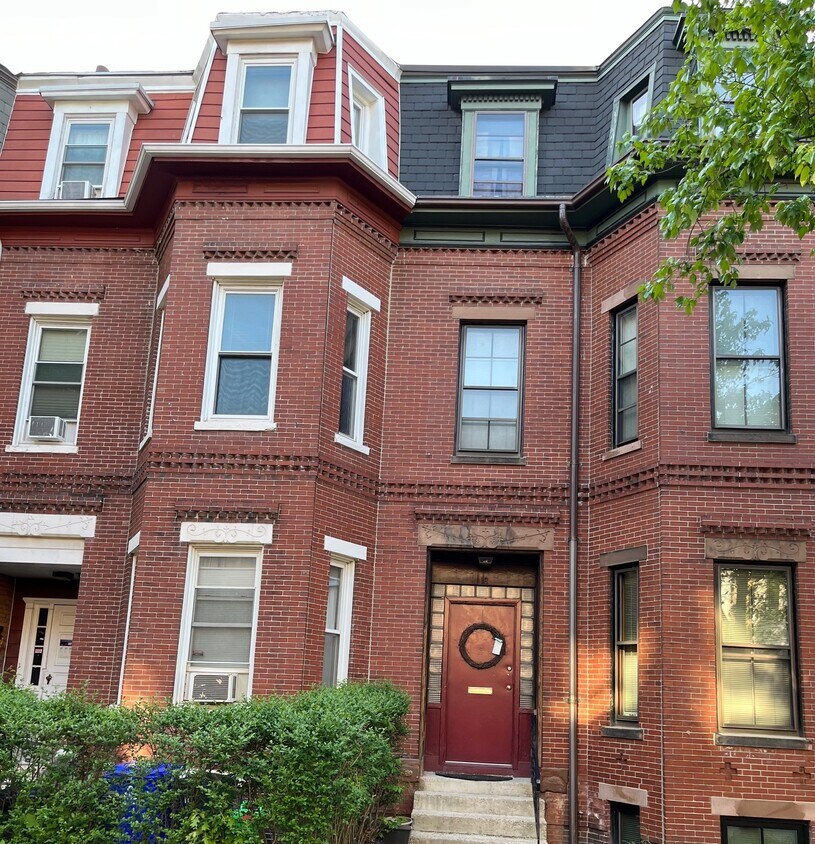 Apartment on 1st floor - 12 Wigglesworth St