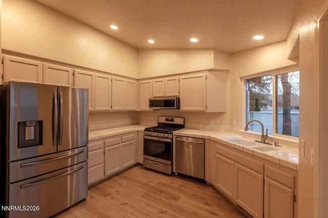 Foto del edificio - 7562 Wheeldale Cir