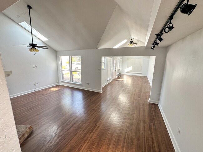 Building Photo - 8946 Sassafras Dr