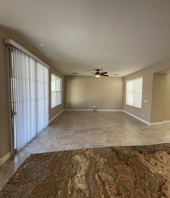 Foto del edificio - 3311 E Windsor Dr
