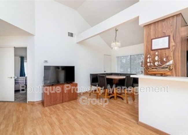 Foto del edificio - 12555 S Euclid St