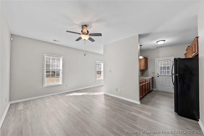 Foto del edificio - 122 Sherman Ct