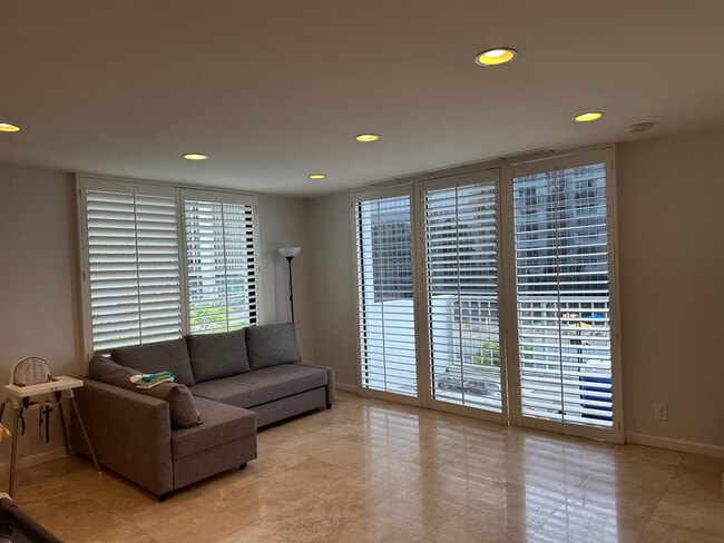 Building Photo - 2160 Century Park E