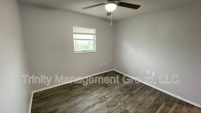 Foto del edificio - 3041 Hoban Ave