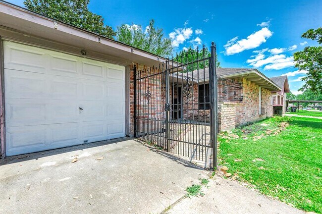 Foto del edificio - 10546 Pleasanton Dr