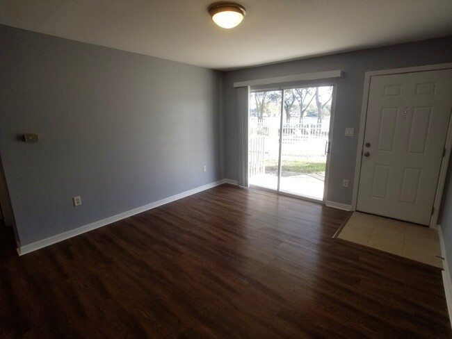 Building Photo - Ground Floor - Pool Front - 1 Bedroom 1 Ba...