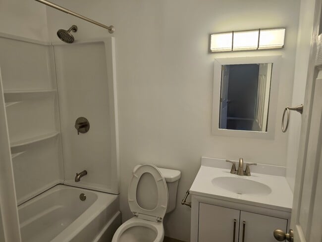 Building Photo - 534 N Bliss St