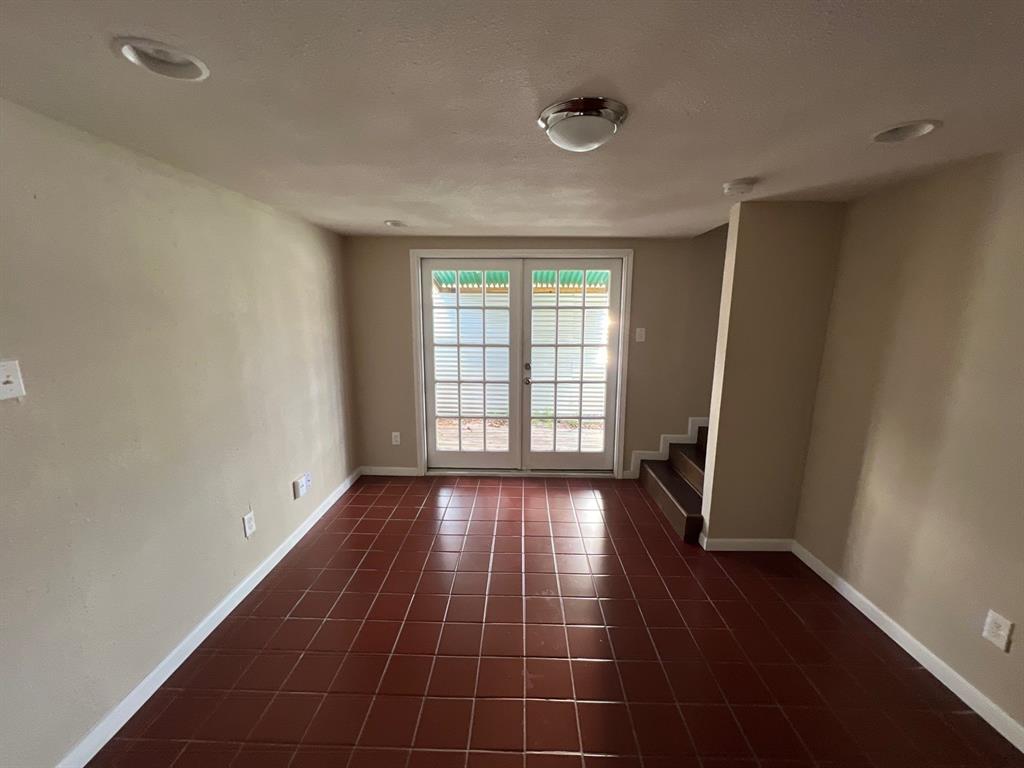 Foto principal - 627 E 14th St
