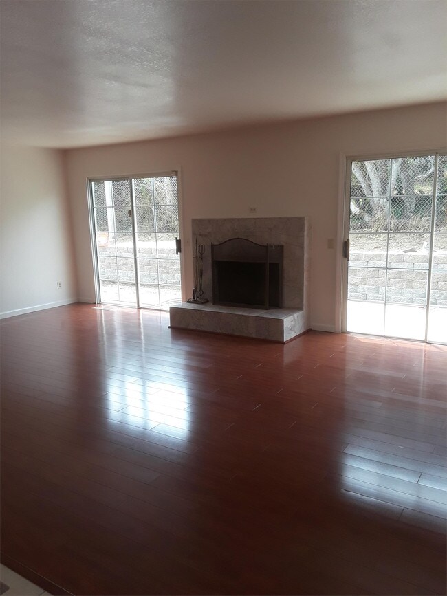 Foto del edificio - 3158 Crescent Ave