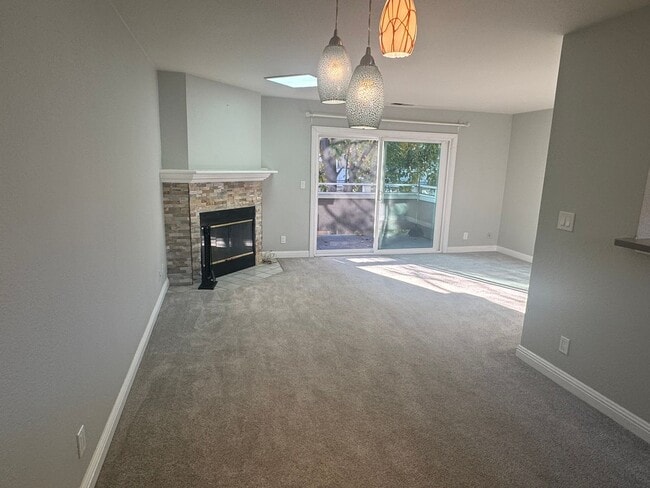 Building Photo - Charming top-level 2-bedroom, 1-bath condo in a highly desirable gated community.