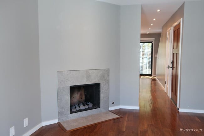Building Photo - 67 Wilmot St