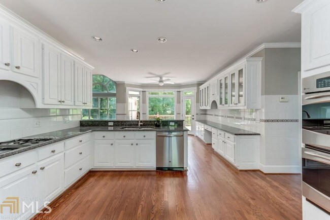 Building Photo - 2020 Admiral Ct