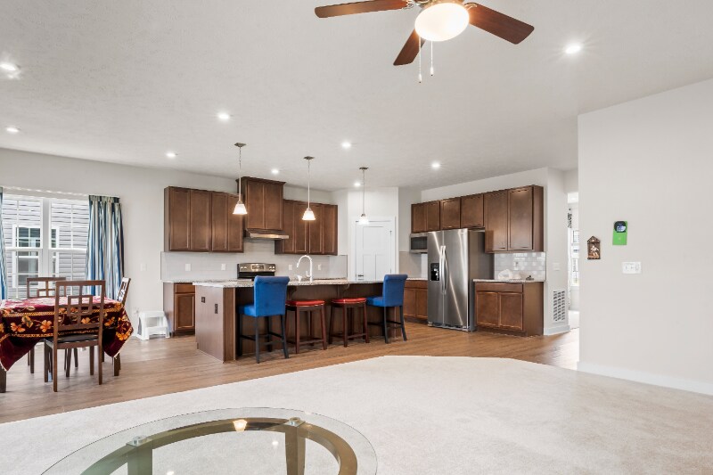 Primary Photo - 23534 Daisey Dr