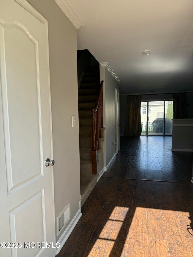 Building Photo - 52 Aberdare Ct