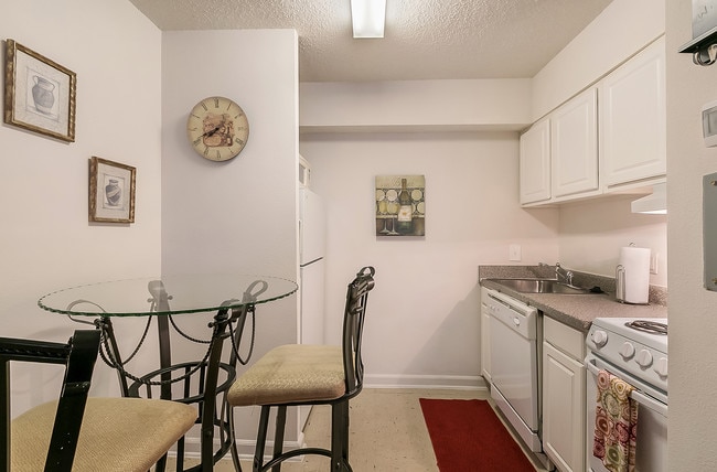 Open Dining & Kitchen - Premises II