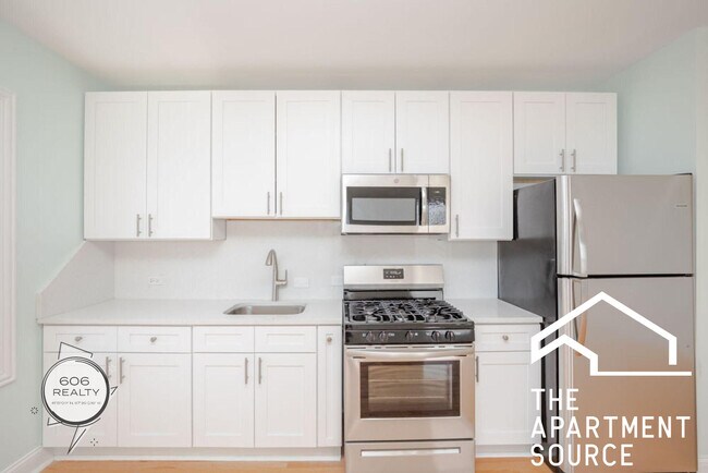 Foto del edificio - 4456 W Diversey Ave