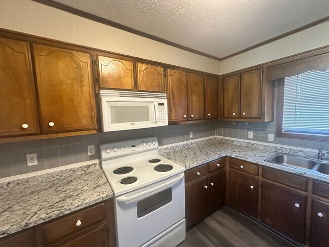 Building Photo - 3 Bedroom/2 Bath home in Valdosta
