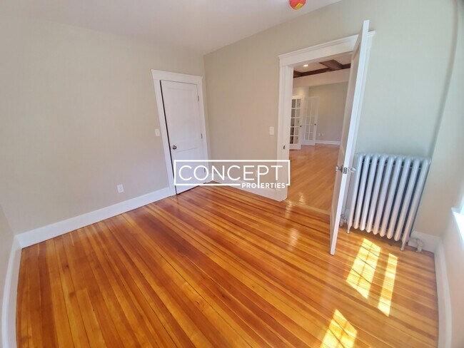 Building Photo - 21 Moraine St