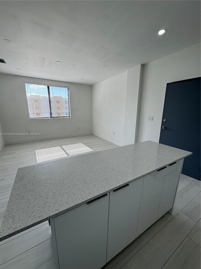 Foto del edificio - 909 E 24th St
