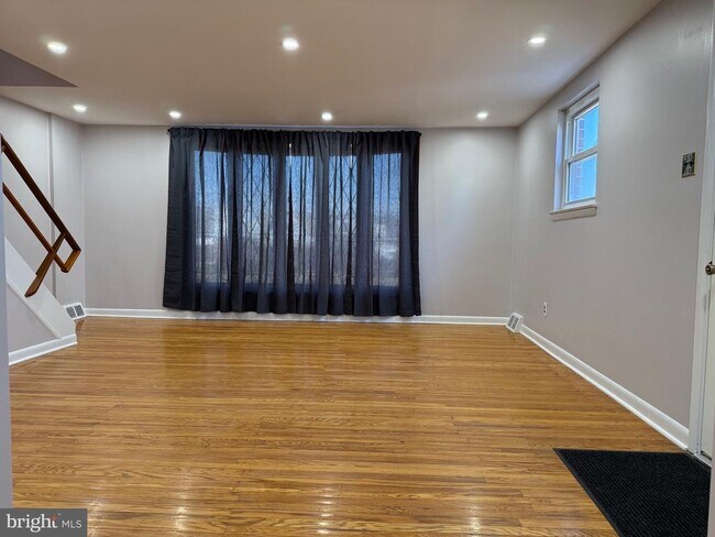 Foto del edificio - 9304 Lansford St