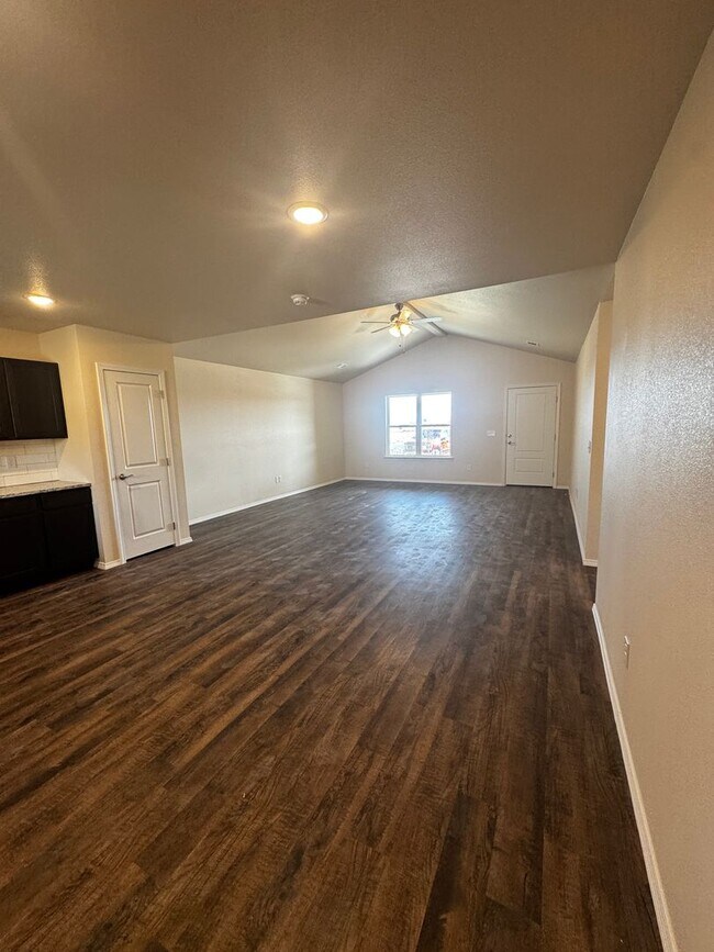 Building Photo - New construction!!! Beacon Pointe 3/2/2 AVAILABLE March 20th