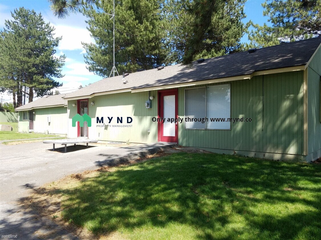 1002 Hillcrest St Unit Apt 25, Grandview, WA 98930 Room for Rent in