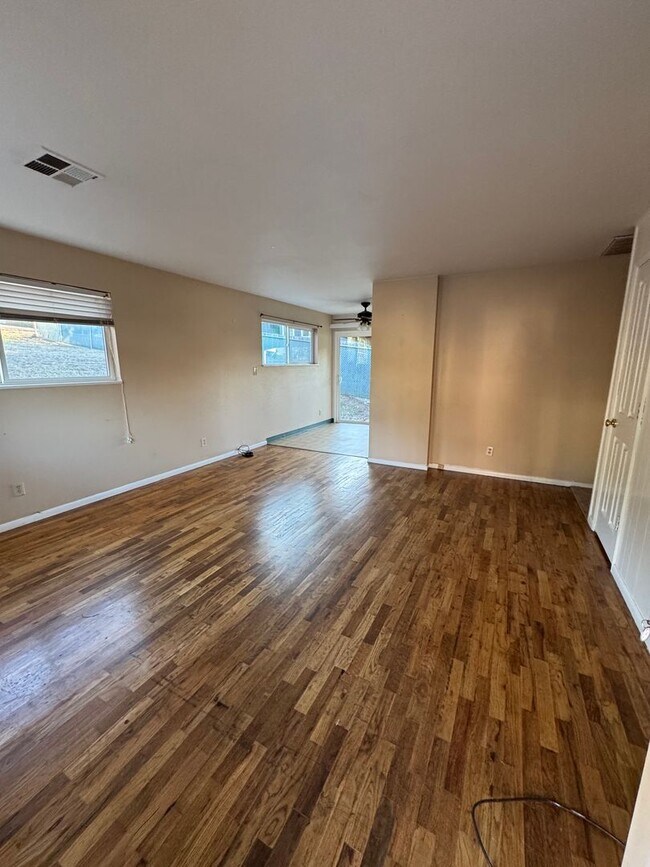Foto del edificio - Cozy 3 Bedroom Duplex