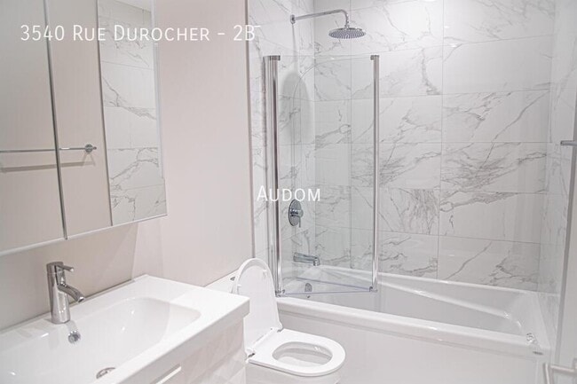 Building Photo - 3540 Rue Durocher