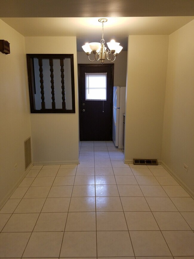 Building Photo - 8751 W 73rd Pl