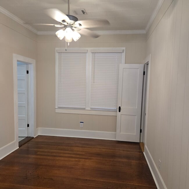 Building Photo - 206 Roosevelt St