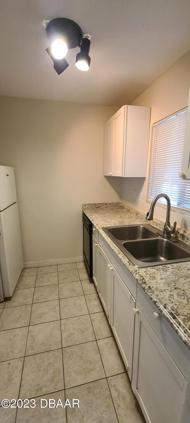 Foto del edificio - 415 N Halifax Ave