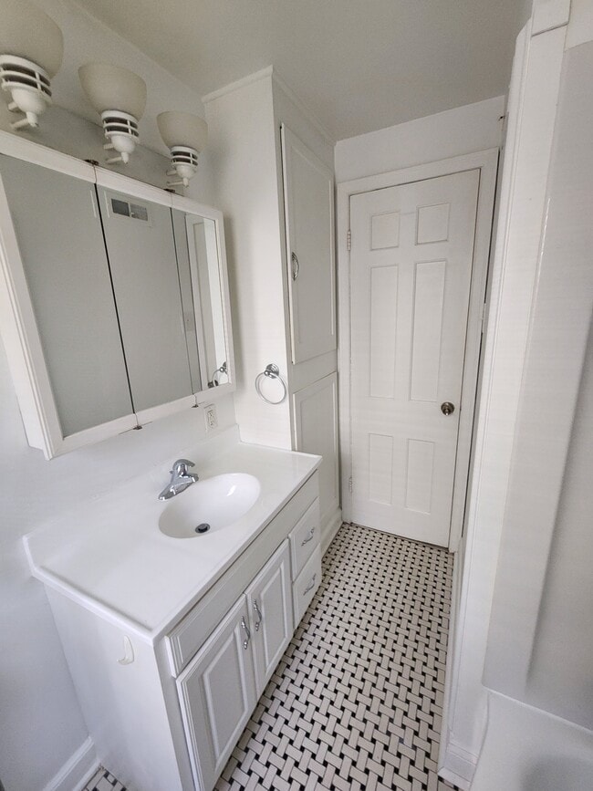 Bathroom - 505 E 28th Ave