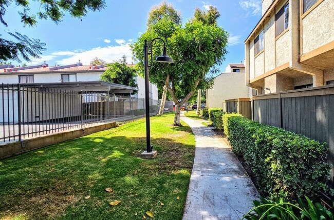 Building Photo - 2005 W Culver Ave