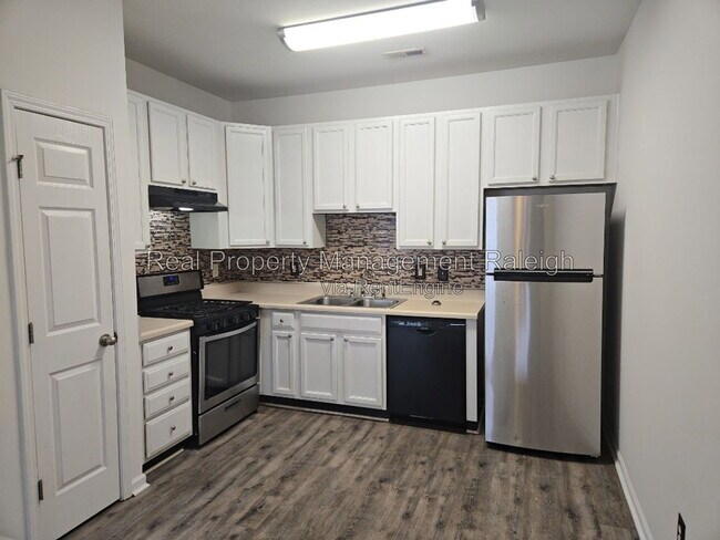 Foto del edificio - 8631 Neuse Club Ln