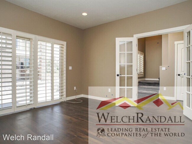 Building Photo - 3 br, 2.5 bath House - 49 N. Rio Grande