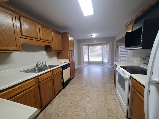 Building Photo - 7072 Tollhouse ~ Devonwood North