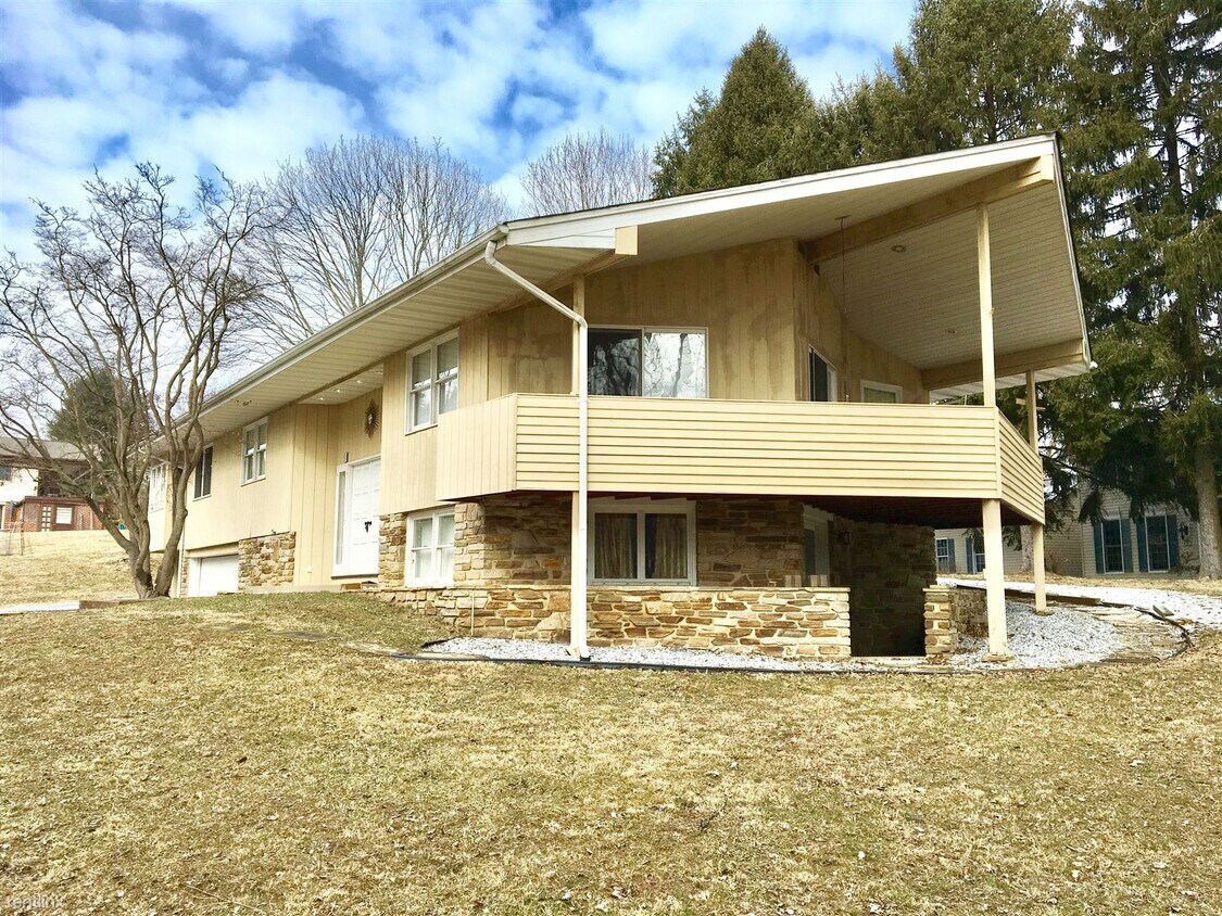 Primary Photo - 3 br, 2.5 bath House - 7 Nob Hill Park Dr