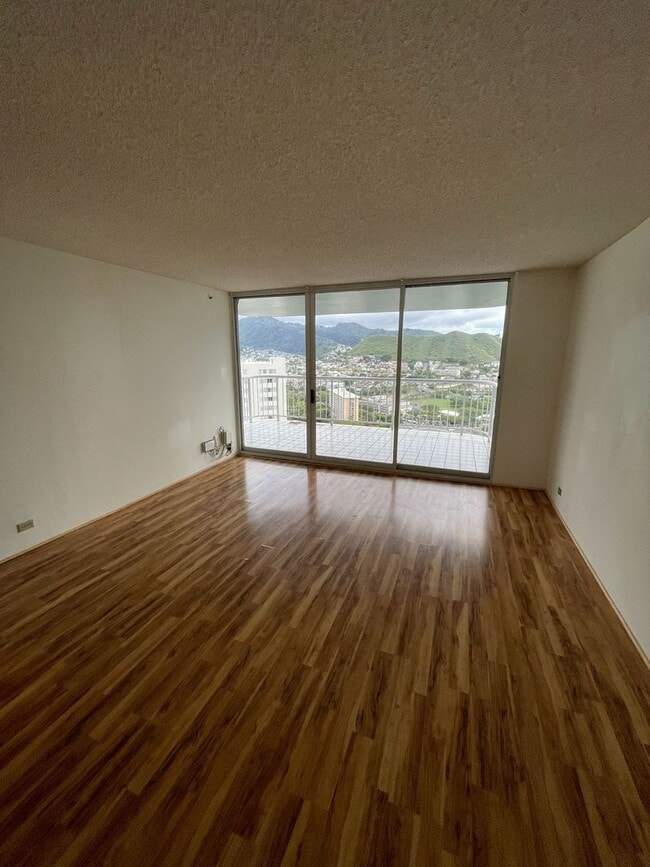 Building Photo - 1 Bed 1 Bath 1 Parking Gorgeous Views 33rd Floor in Honolulu Park Place!!!