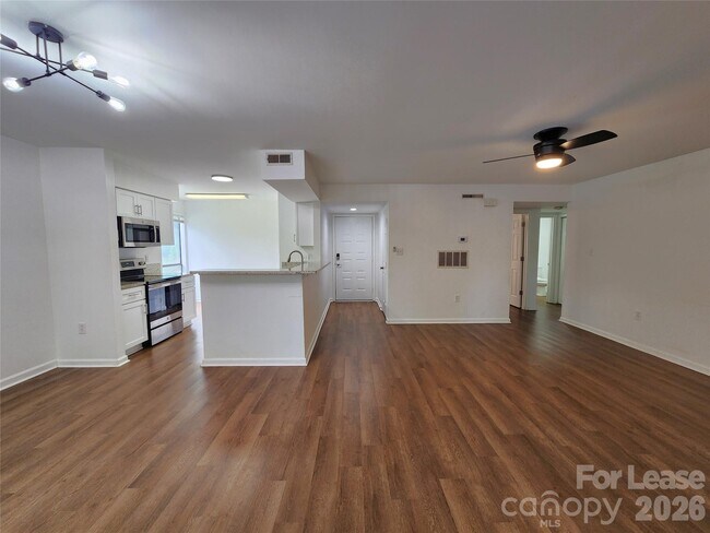 Foto del edificio - 5721 Dockside Dr