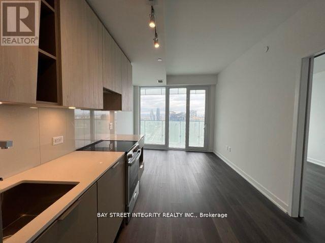 Photo du bâtiment - 3900-3900 Confederation Pkwy